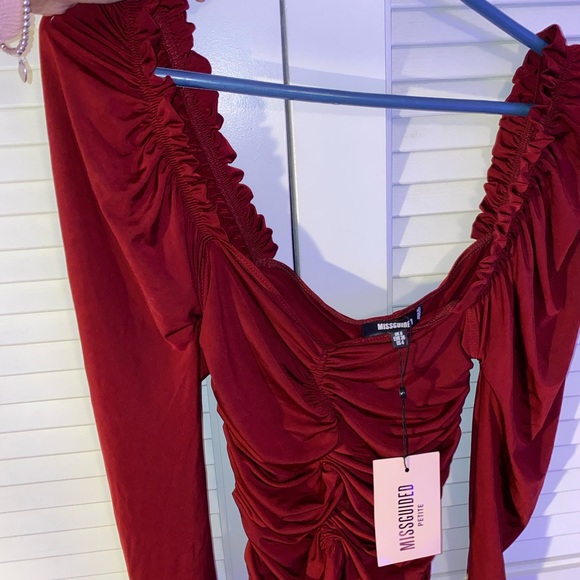 Missguided- Slinky ruched front milkmaid top - Picture 3 of 3